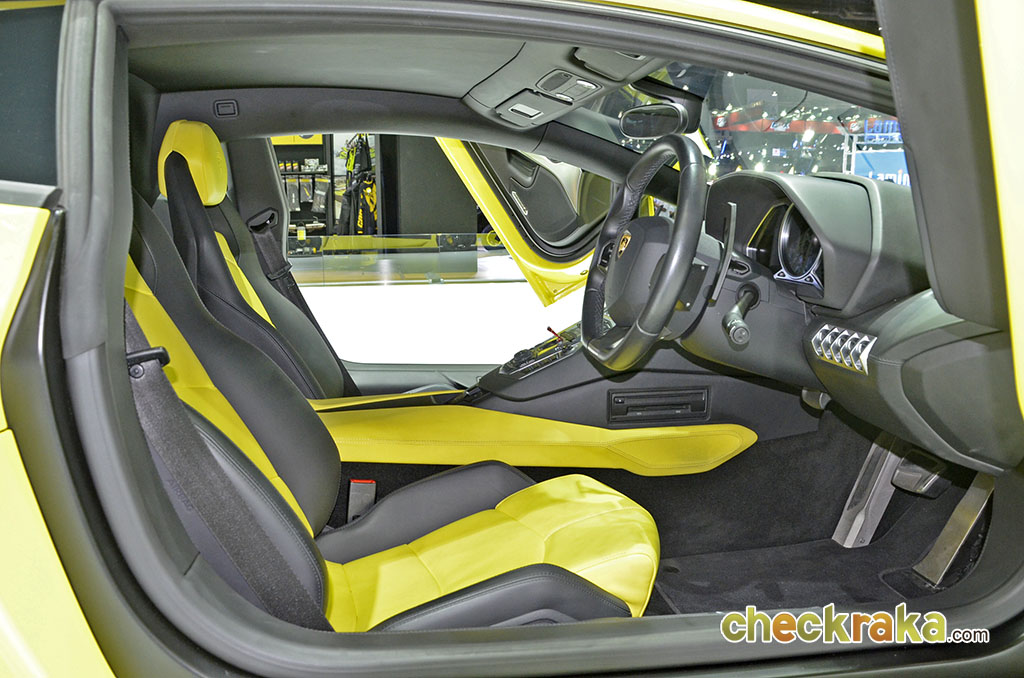 Lamborghini Aventador LP700-4 ลัมโบร์กินี อเวนทาดอร์ ปี 2011