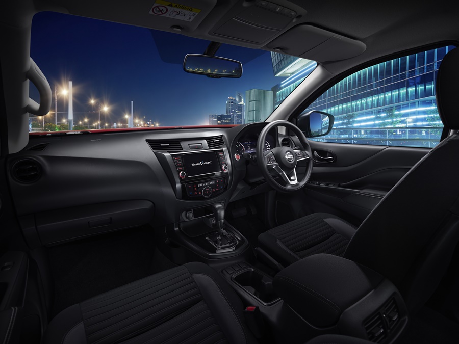 Nissan Navara King Cab CALIBRE E 6MT Black Edition นิสสัน นาวาร่า ปี 2022