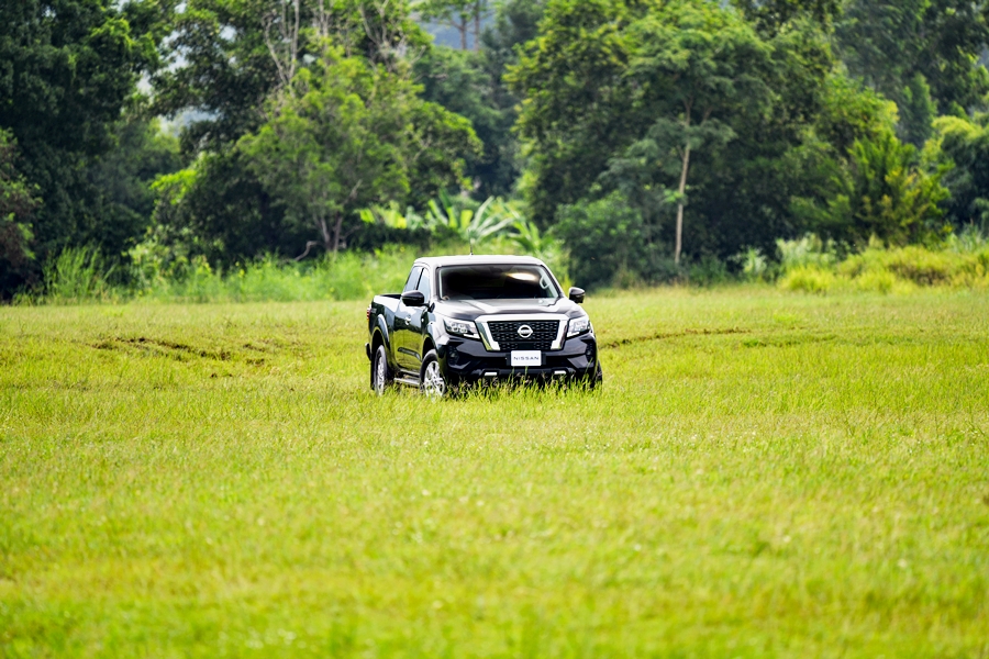 Nissan Navara King Cab CALIBRE V 7AT นิสสัน นาวาร่า ปี 2022