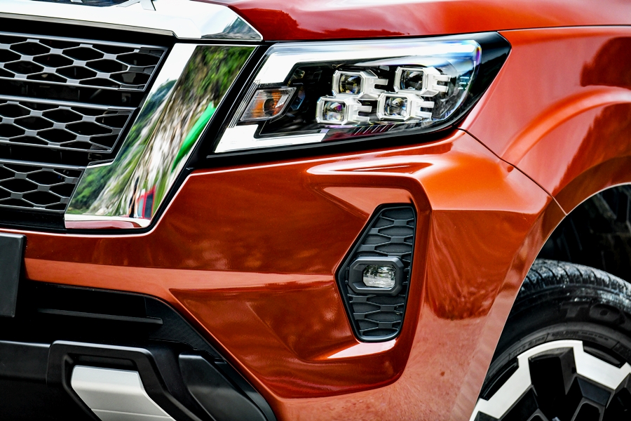 Nissan Navara Double Cab CALIBRE E 6MT นิสสัน นาวาร่า ปี 2022