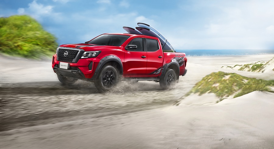 Nissan Navara Double Cab CALIBRE E 6MT Black Edition นิสสัน นาวาร่า ปี 2022