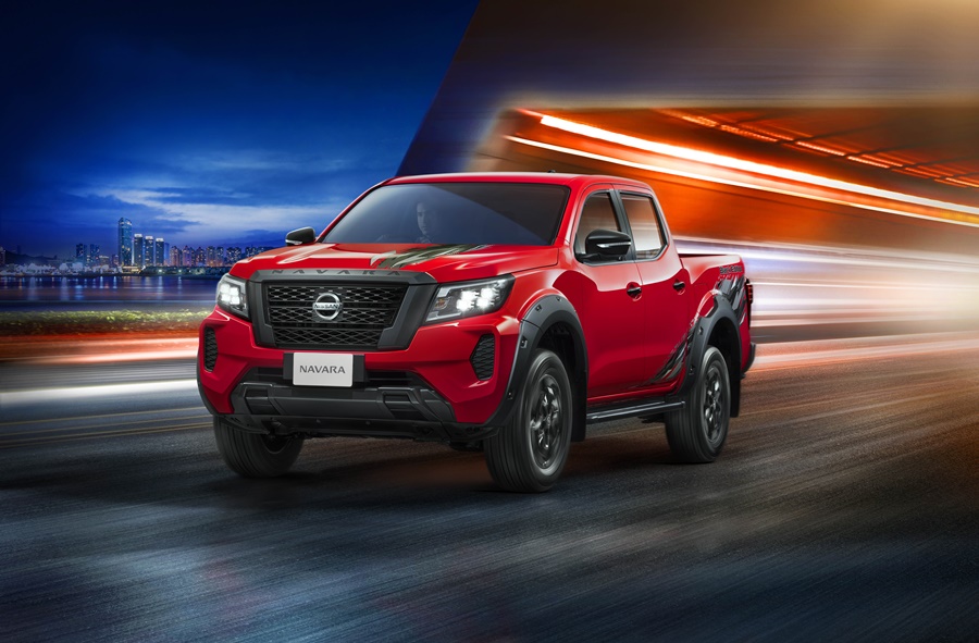 Nissan Navara Double Cab CALIBRE E 6MT Black Edition นิสสัน นาวาร่า ปี 2022