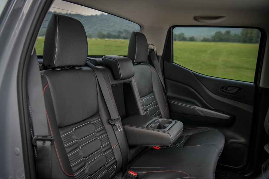 Nissan Navara Double Cab PRO-2X 2WD 7AT นิสสัน นาวาร่า ปี 2022