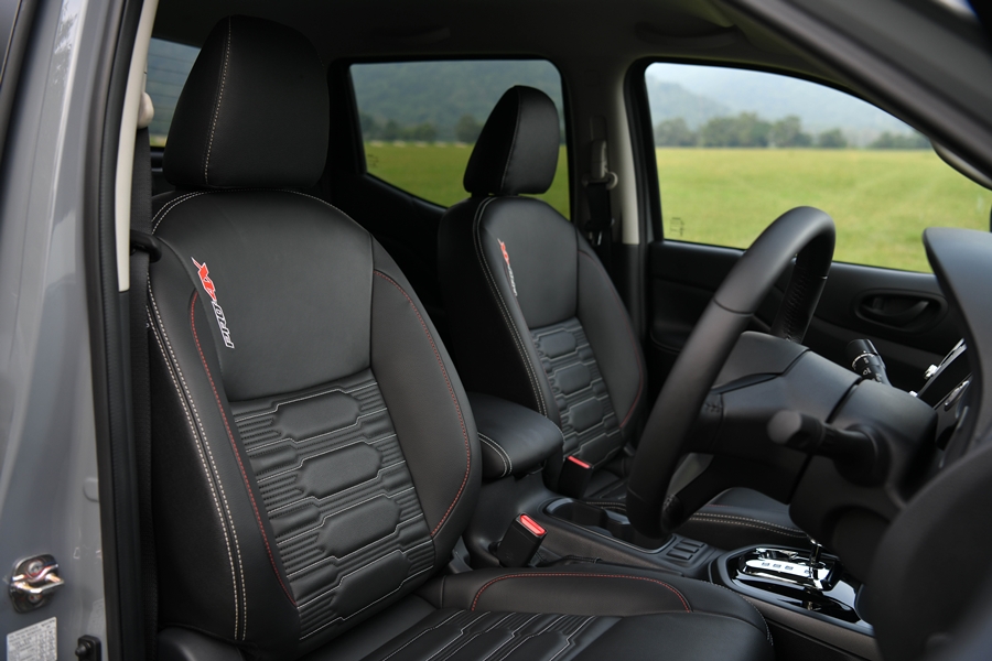 Nissan Navara Double Cab PRO-2X 2WD 7AT นิสสัน นาวาร่า ปี 2022