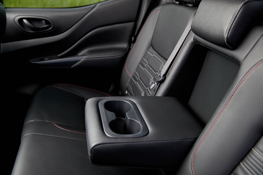 Nissan Navara Double Cab PRO-4X 4WD 7AT นิสสัน นาวาร่า ปี 2022