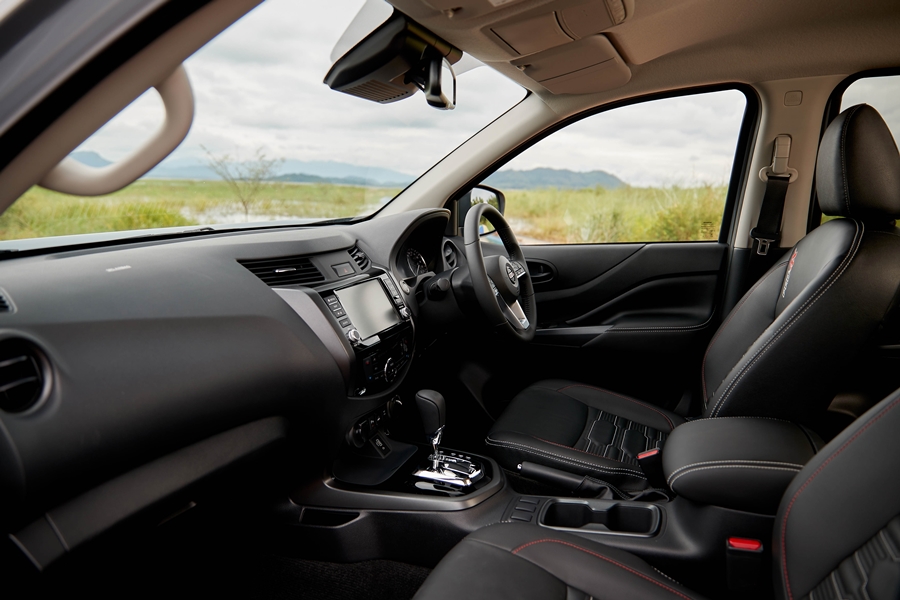 Nissan Navara Double Cab PRO-4X 4WD 7AT นิสสัน นาวาร่า ปี 2022