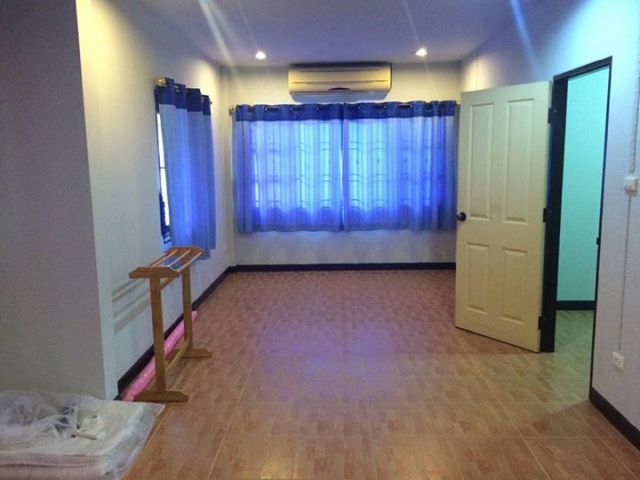 ขาย ให้เช่า ทาวน์เฮ้าส์ ๒ ชั้น โครงการเสริมทรัพย์๓