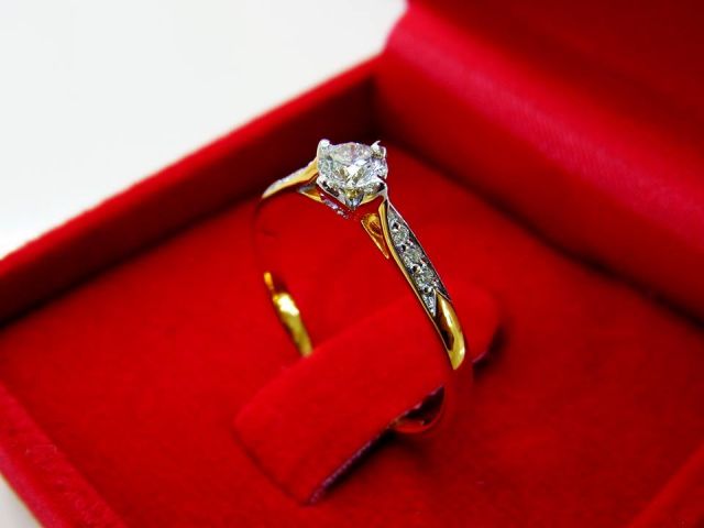 แหวนเพชร ห้างเพชรกาญจน์ ราคาส่ง