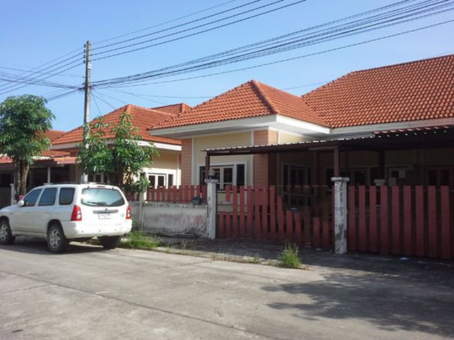 6A110679 ให้เช่าบ้านเดี่ยวแฝดชั้นเดียว 2 ห้องนอน 2 ห้องน้ำ พื้นที่ 43 ตรว.