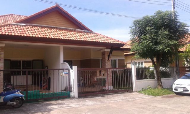 6A110693 ให้เช่าบ้านแฝดชั้นเดียว 2 ห้องนอน 2 ห้องน้ำ พื้นที่ 40 ตรว.