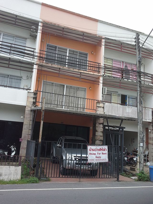 6A80272 ให้เช่าทาวน์เฮ้าส์ 3 ชั้น 3 ห้องนอน 3  ห้องน้ำ  พื้นที่ 25 ตร.ว.