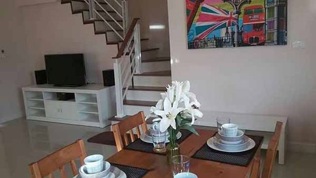 6A110729 ให้เช่าทาวน์เฮ้าส์ 2 ชั้น 3 ห้องนอน 2 ห้องน้ำ พื้นที่ 22 ตรว.