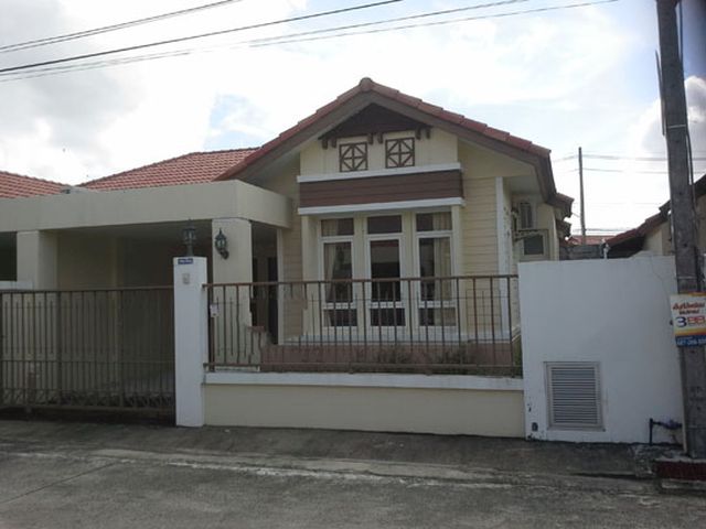 6A110707 ให้เช่าบ้านแฝดชั้นเดียว 3 ห้องนอน 2 ห้องน้ำ พื้นที่ 38 ตรว.