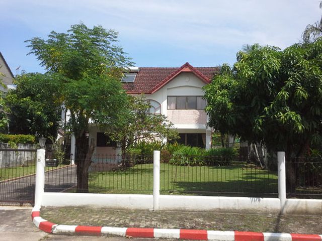 6A110697 ให้เช่าบ้านเดี่ยวสองชั้น 3 ห้องนอน 3 ห้องน้ำ พื้นที่ 109 ตรว.