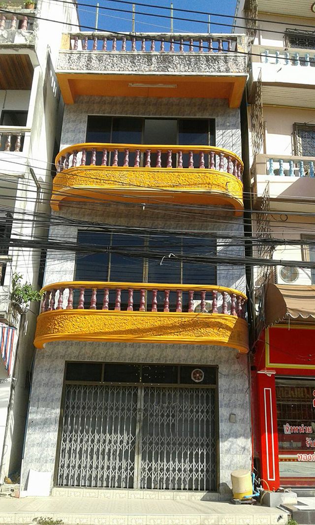 6A60071 ให้เช่าอาคารพาณิชย์ 3 ชั้น 3 ห้องนอน 3 ห้องน้ำ  พื้นที่  24 ตร.ว.