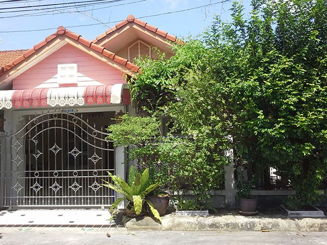 6A90431 ให้เช่าทาวน์เฮ้าส์ชั้นเดียว  2 ห้องนอน 2  ห้องน้ำ พื้นที่ 32 ตร.ว.