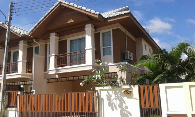 6A120244 ให้เช่าบ้านแฝดสองชั้น 3 ห้องนอน 3 ห้องน้ำ พื้นที่ 37.2 ตรว.