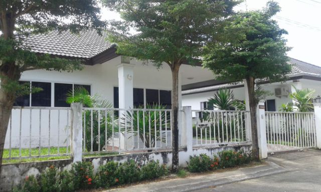 6A120246 ให้เช่าบ้านเดี่ยวชั้นเดียว 3 ห้องนอน 2 ห้องน้ำ พื้นที่ 64 ตรว.