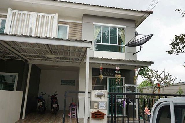 6A120250 ให้เช่าบ้านแฝด 2 ชั้น 3 ห้องนอน 2 ห้องน้ำ พื้นที่  30    ตรว.