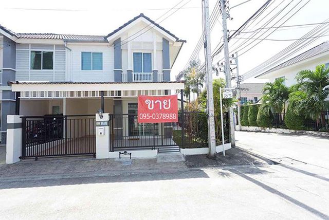 6C100131 ขายทาวน์เฮ้าส์  2 ชั้น  3 ห้องนอน 2 ห้องน้ำ  พื้นที่ใช้สอย  27.1  ตร.ว