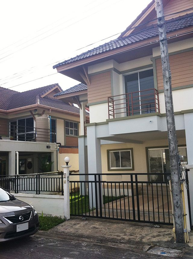 6C100133 ขายบ้านแฝดชั้นเดียว 2 ห้องนอน 1 ห้องน้ำ  พื้นที่  63 ตร.ว.