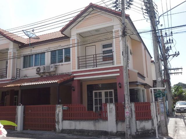 6A90425 ให้เช่าทาวน์เฮาส์ 2 ชั้น 3 ห้องนอน 2 ห้องน้ำ