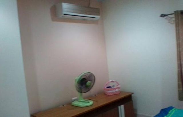 6A120261 ให้เช่าทาวน์เฮาส์ 2 ชั้น 4 ห้องนอน 2 ห้องน้ำ