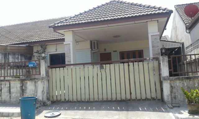 6A100562 ให้เช่าบ้านแฝดชั้นเดียว 3 ห้องนอน 2 ห้องน้ำ พื้นที่ 45 ตรว.