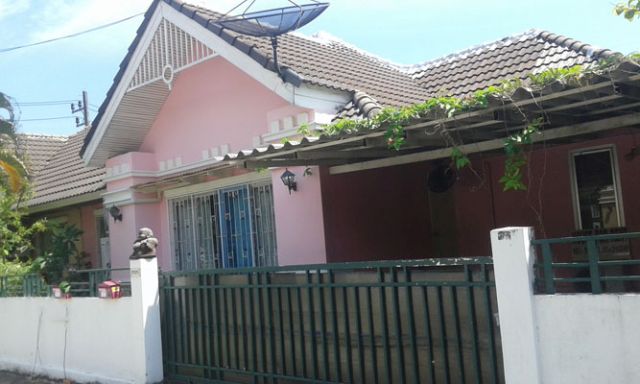 6A100564 ให้เช่าบ้านแฝดชั้นเดียว 4 ห้องนอน 3 ห้องน้ำ พื้นที่ 45 ตรว.