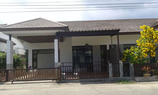 6C100135 ขายบ้านแฝดชั้นเดียว 3 ห้องนอน 2 ห้องน้ำ พื้นที่ 45 ตรว.