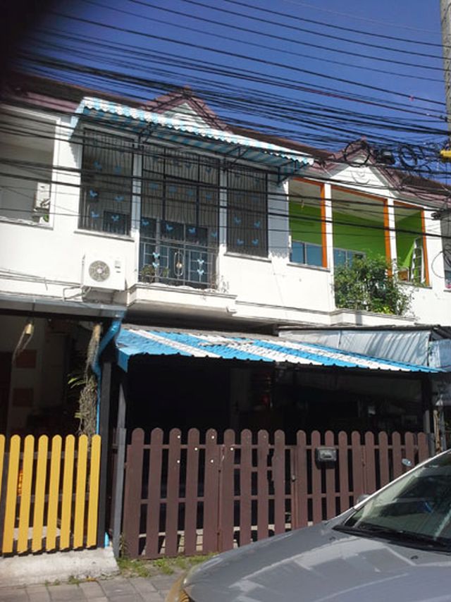 6A90440 ให้เช่าทาวน์เฮาส์ 2 ชั้น 2 ห้องนอน 2 ห้องน้ำ ราคาเช่าเดือนละ 16,000 บาท