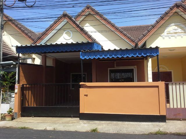 6A90442 ให้เช่าทาวน์เฮาส์ชั้นเดียว 3 ห้องนอน 2 ห้องน้ำ