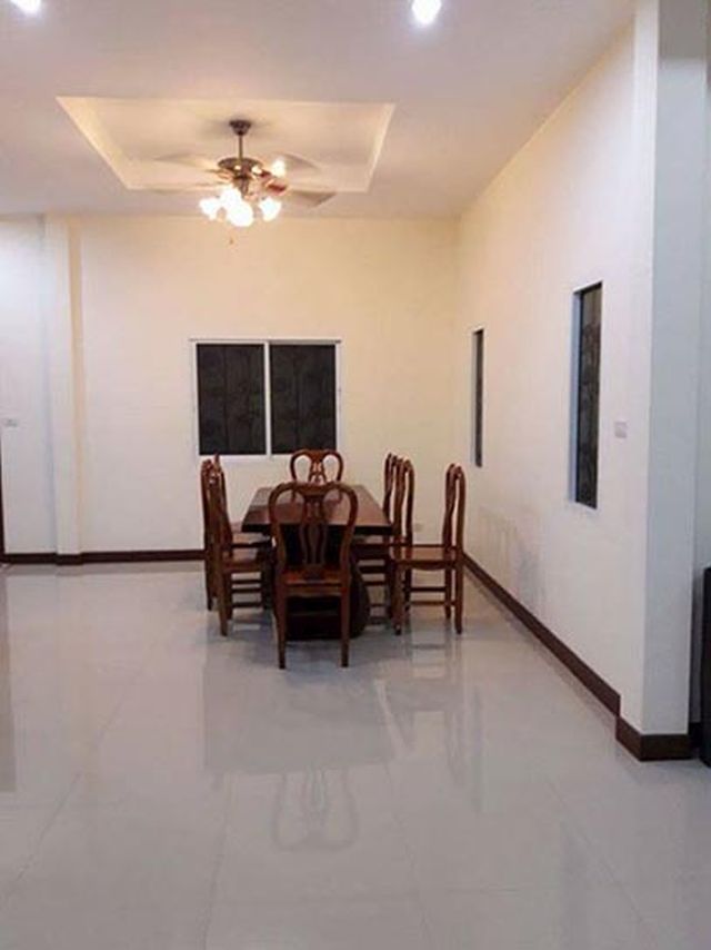 6A40184 ให้เช่าบ้านแฝด 3 ห้องนอน 2 ห้องน้ำ ราคา 22,000 บาทต่อเดือน