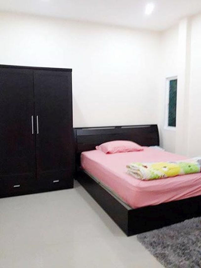 6A40184 ให้เช่าบ้านแฝด 3 ห้องนอน 2 ห้องน้ำ ราคา 22,000 บาทต่อเดือน