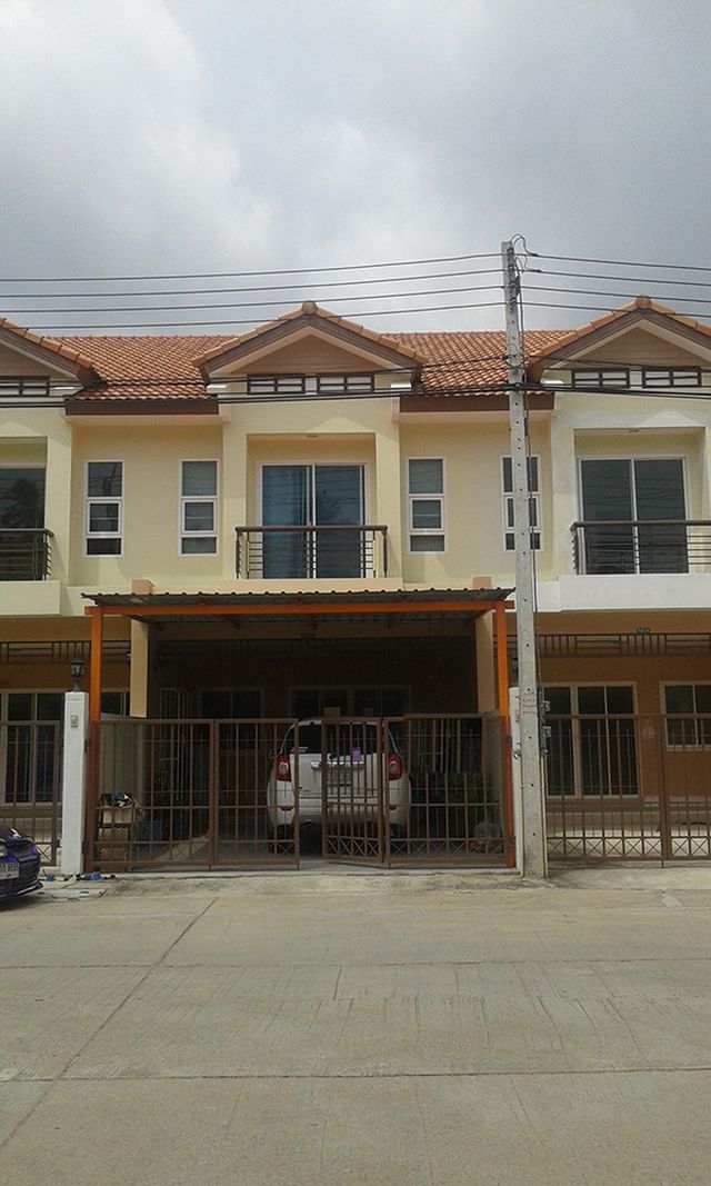 6A120262 ให้เช่าทาวน์เฮ้าส์ 2 ชั้น  3 ห้องนอน 1  ห้องน้ำ  พื้นที่ 30 ตร.ว.