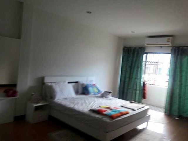 6C110269 ขายทาวน์โฮม 2 ชั้น 2 ห้องนอน 1 ห้องน้ำ พื้นที่ใช้สอย 22 ตร.ว