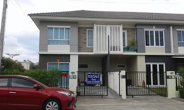 6C120146 ขายทาวน์เฮ้าส์  2 ชั้น  3 ห้องนอน 2 ห้องน้ำ  พื้นที่ใช้สอย  29.8  ตร.ว