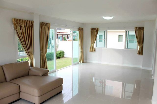 6C120152 ขายทาวน์โฮม  2 ชั้น  3 ห้องนอน 3 ห้องน้ำ  พื้นที่ใช้สอย  68  ตร.ว