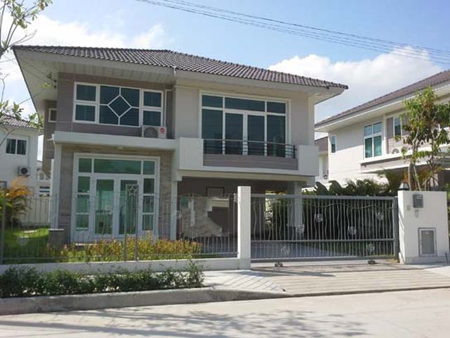 6C100144 ขายขาดบ้านเดี่ยว 2 ชั้น 4 ห้องนอน 3 ห้องน้ำ พื้นที่ 84 ตรว.