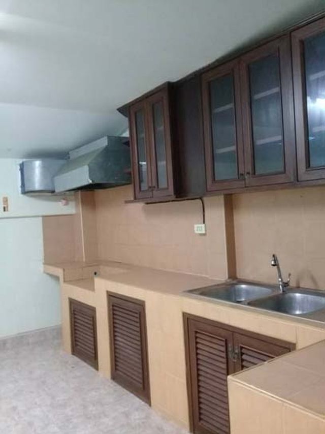 6C110274 ขายทาวน์เฮาส์ 2 ชั้น 2 ห้องนอน 2 ห้องน้ำ ราคา 2.5 ล้านบาท