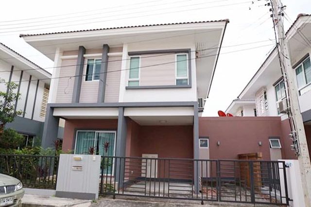 6C110266 ขายบ้านเดี่ยวสองชั้น 3 ห้องนอน 2 ห้องน้ำ ราคา 4.3 ล้านบาท