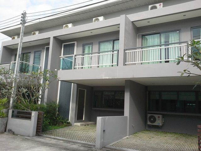 6A30016 ให้เช่าทาวน์เฮ้าส์ 2 ชั้น ใกล้ตลาดเทศบาลเทพกระษัตรี