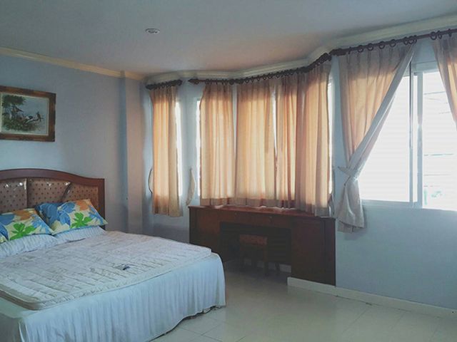 6A90468 ให้เช่าทาวน์เฮ้าส์ 2 ห้องนอน 3 ห้องน้ำ พื้นที่ 30 ตร.ว.