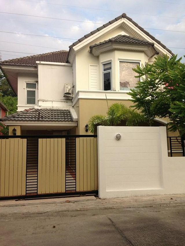 6A100589 ให้เช่าบ้านเดี่ยว 2 ชั้น พื้นที่ 70 ตรว. ใกล้ตลาดชิลวาร์