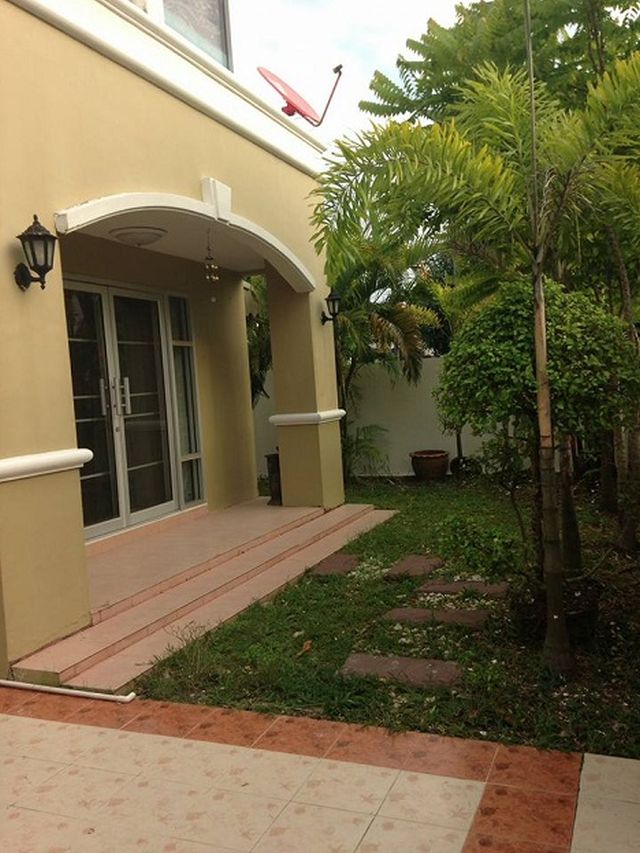 6A100589 ให้เช่าบ้านเดี่ยว 2 ชั้น พื้นที่ 70 ตรว. ใกล้ตลาดชิลวาร์