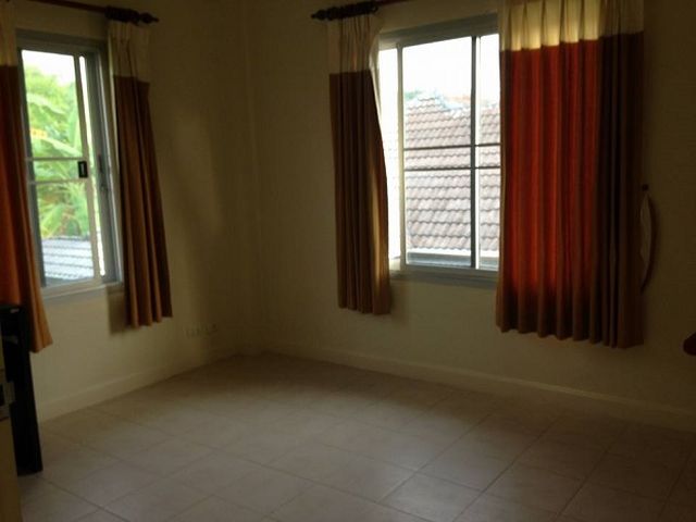 6A100589 ให้เช่าบ้านเดี่ยว 2 ชั้น พื้นที่ 70 ตรว. ใกล้ตลาดชิลวาร์