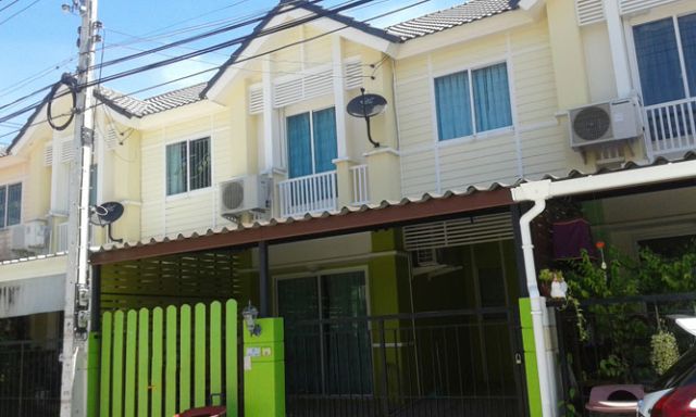 6A100570 ให้เช่าทาวน์เฮาส์ 2 ชั้น 3 ห้องนอน 2 ห้องน้ำ