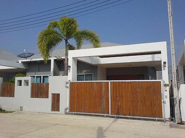 6A30018 ให้เช่าบ้านแฝดชั้นเดียว 2 ห้องนอน 2 ห้องน้ำ ราคา 18,000 บาทต่อเดือน