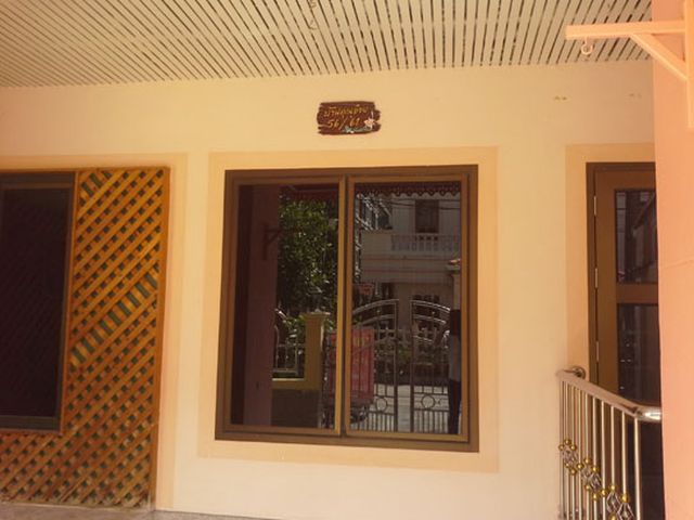 6C60033 ขายทาวน์โฮมส์ 2 ชั้น 3 ห้องนอน 2 ห้องน้ำ ราคา 6.0 ล้านบาท