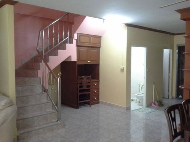 6C60033 ขายทาวน์โฮมส์ 2 ชั้น 3 ห้องนอน 2 ห้องน้ำ ราคา 6.0 ล้านบาท